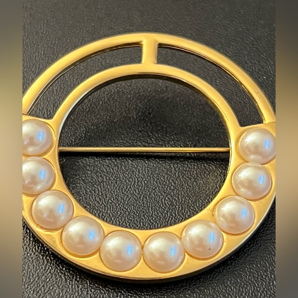 Monet Signed Vintage Gold Tone Uranium Glass Faux Pearls Circular Brooch